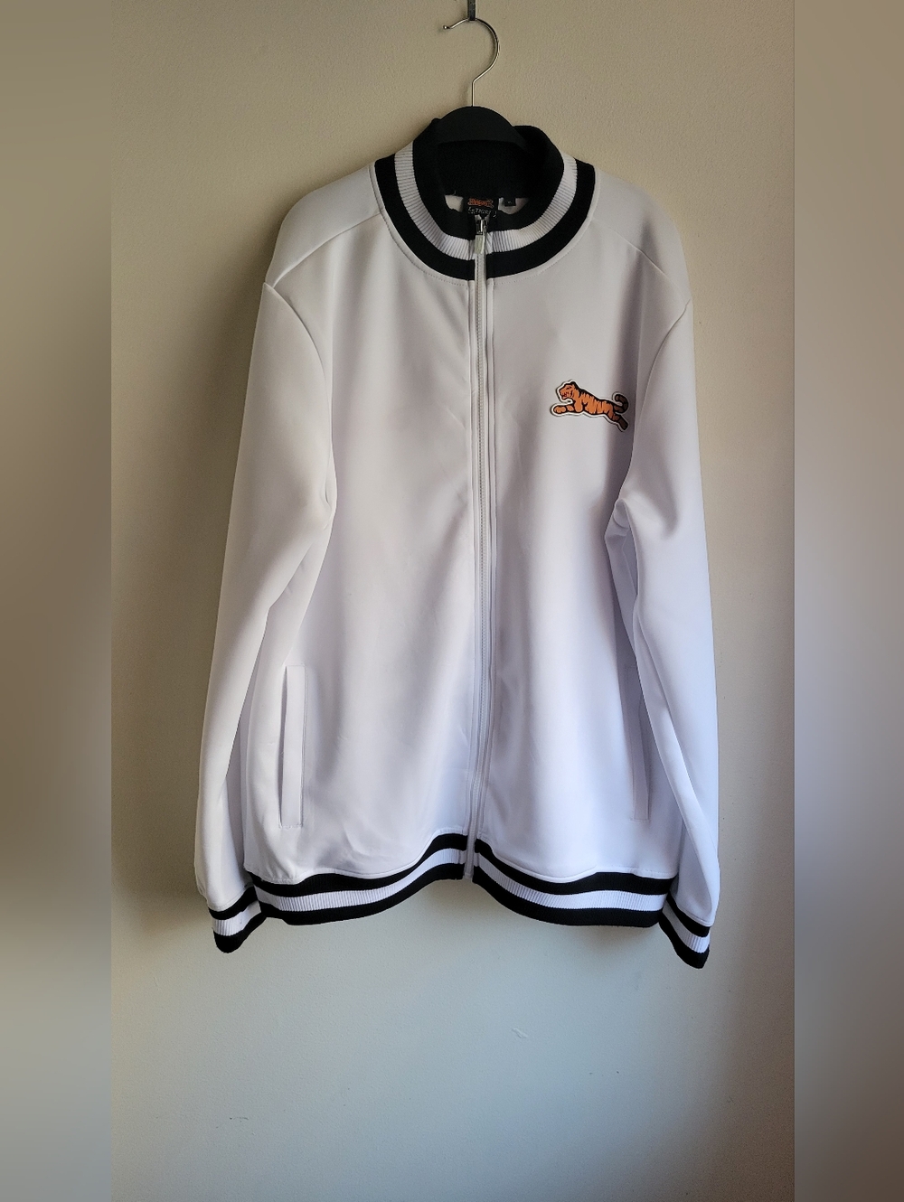 Le Tigre White Track Jacket XL and Pants Set L Tiger Logo